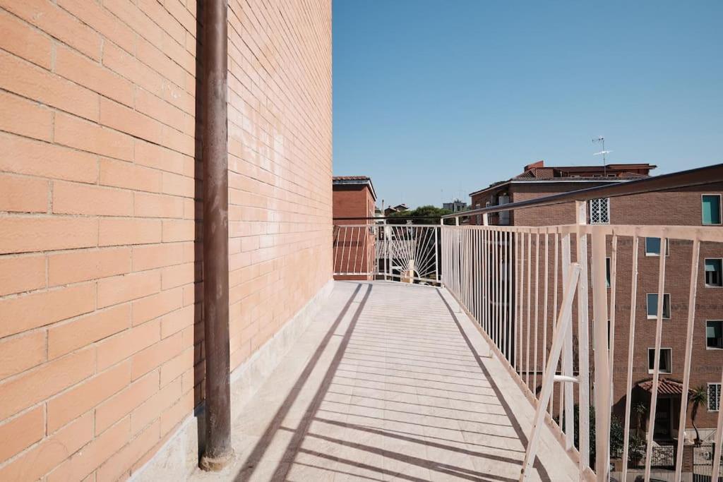 Ospedale Gemelli-vaticano Domus Di Pace 1bdr Rome